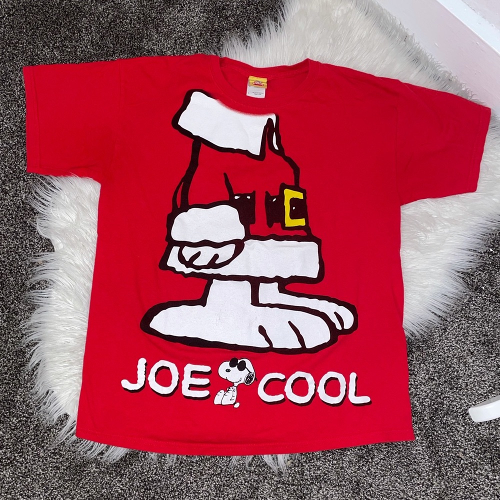EUC Peanuts Joe Cool tshirt.